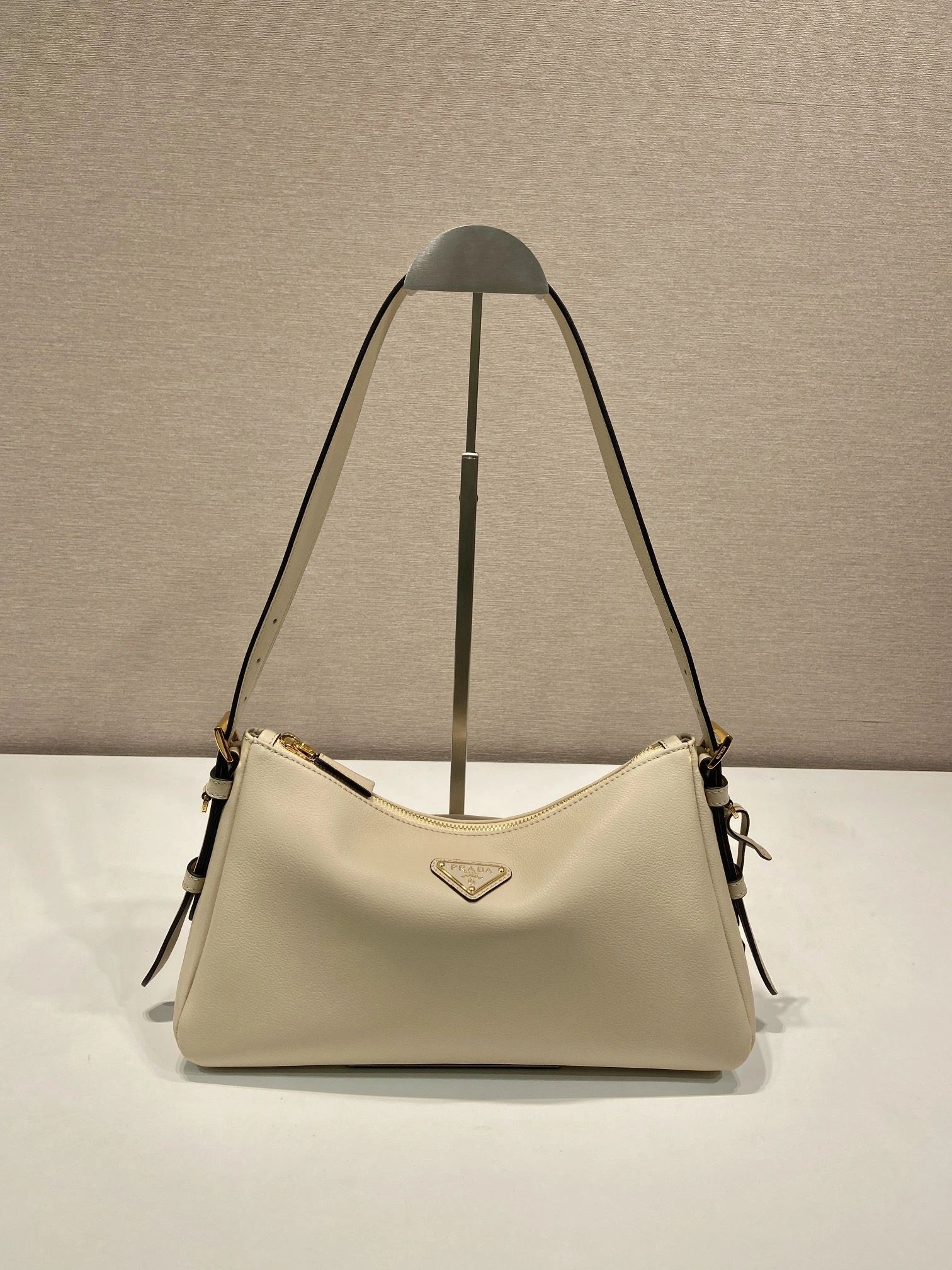 Prada Top Handle Bags 4099A-0460