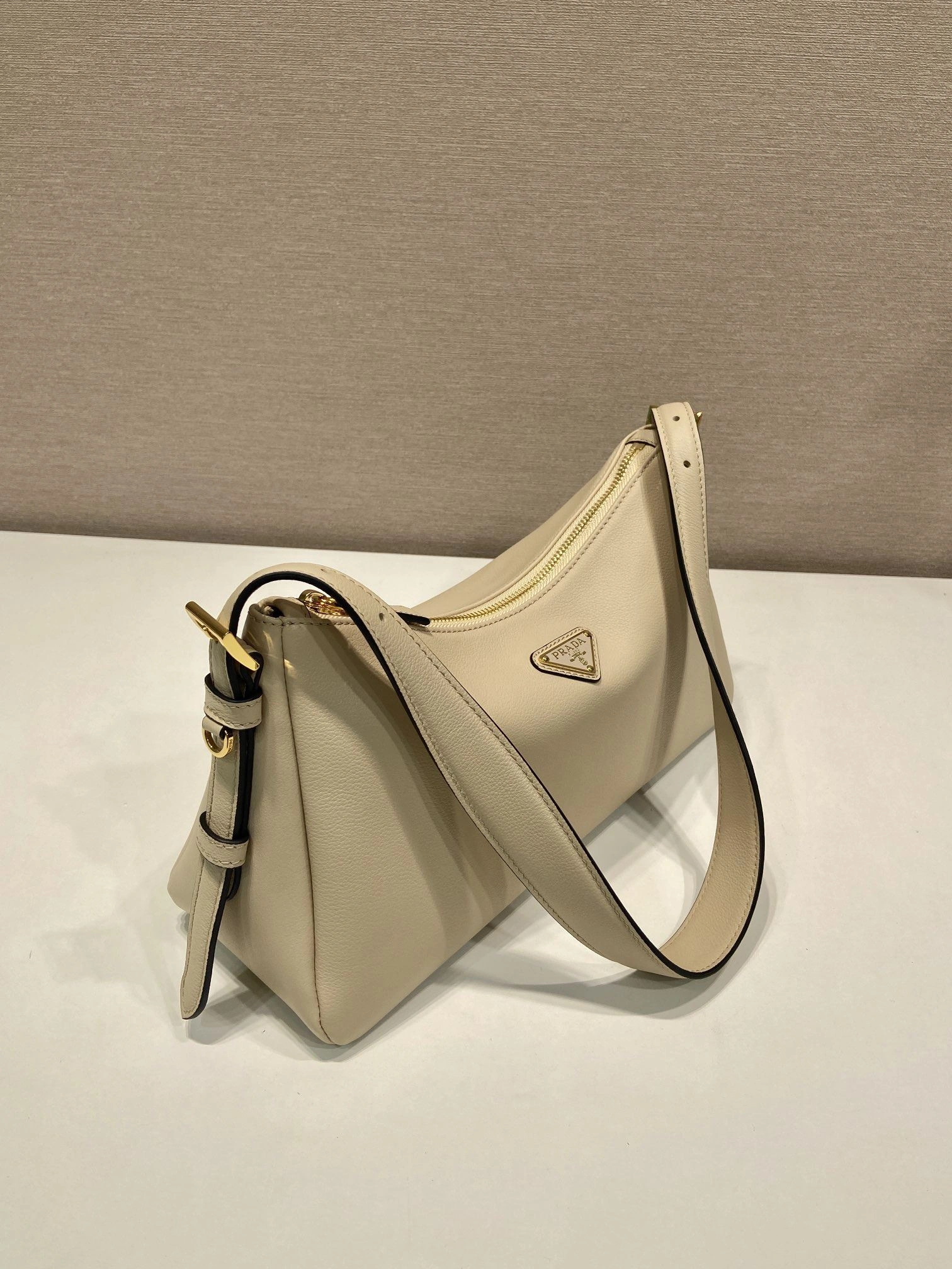 Prada Top Handle Bags 4099A-0460