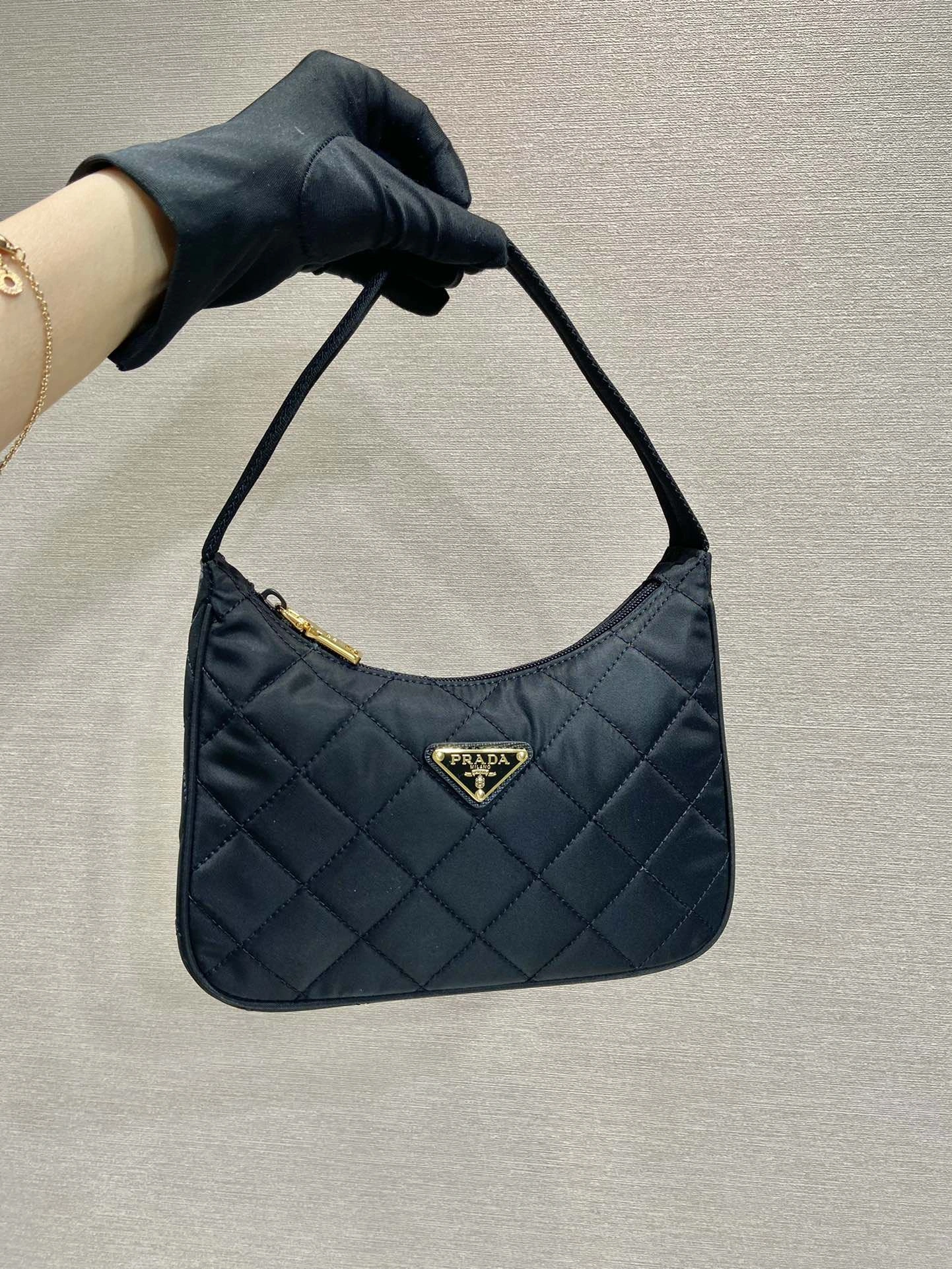 Prada Top Handle Bags 4099A-0495