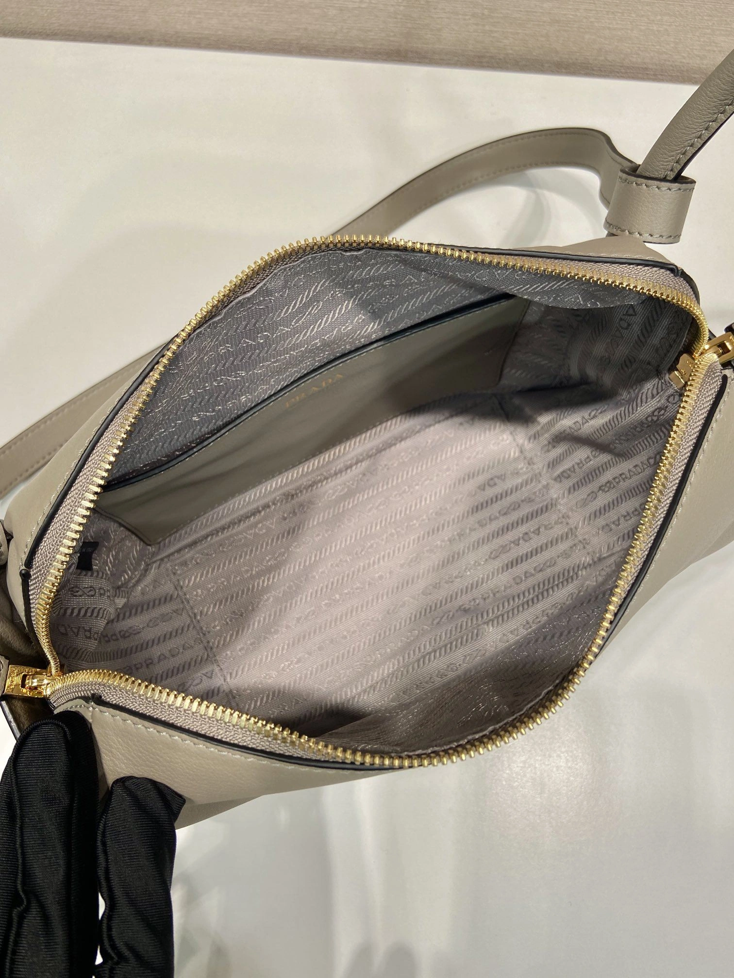Prada Top Handle Bags 4099A-0498