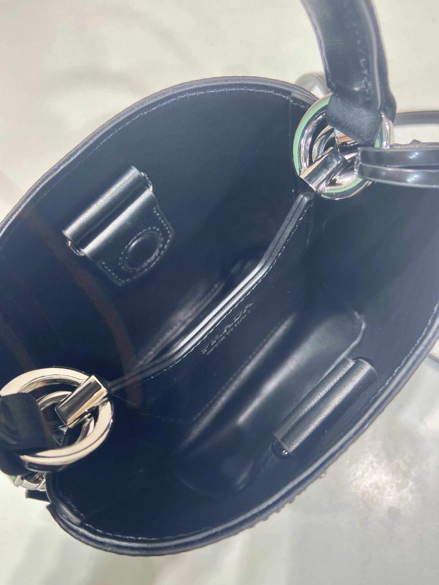 Prada Top Handle Bags 4099A-0520