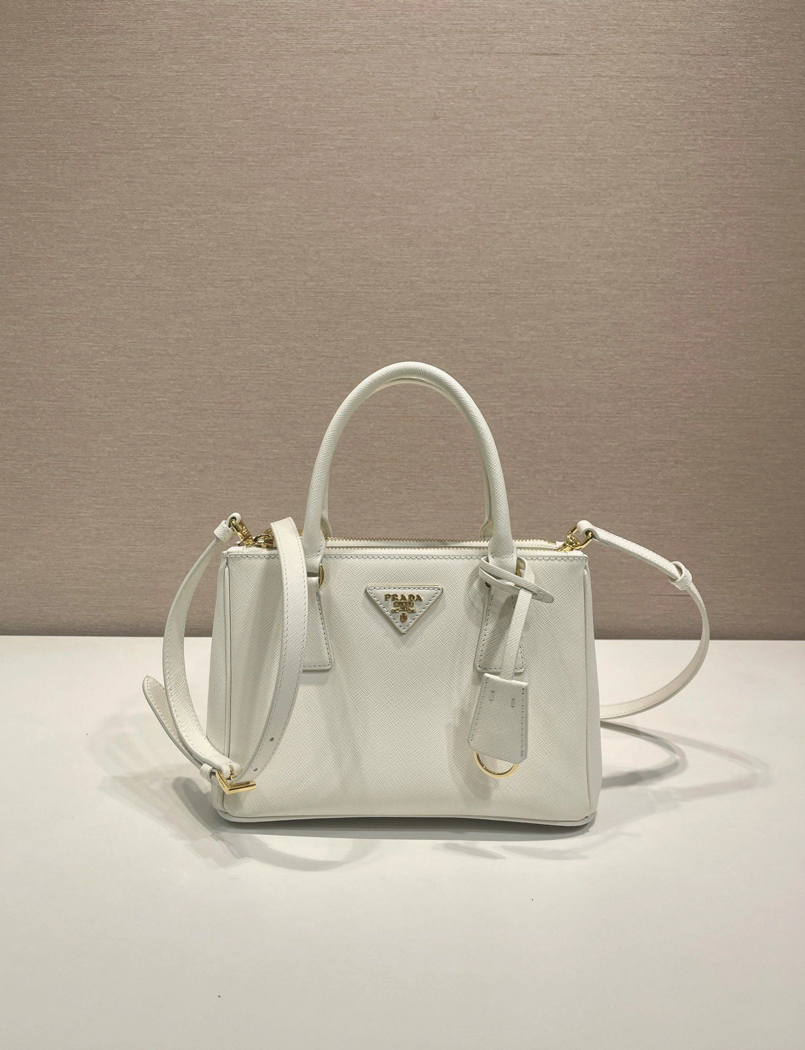 Prada Top Handle Bags 4099A-0537