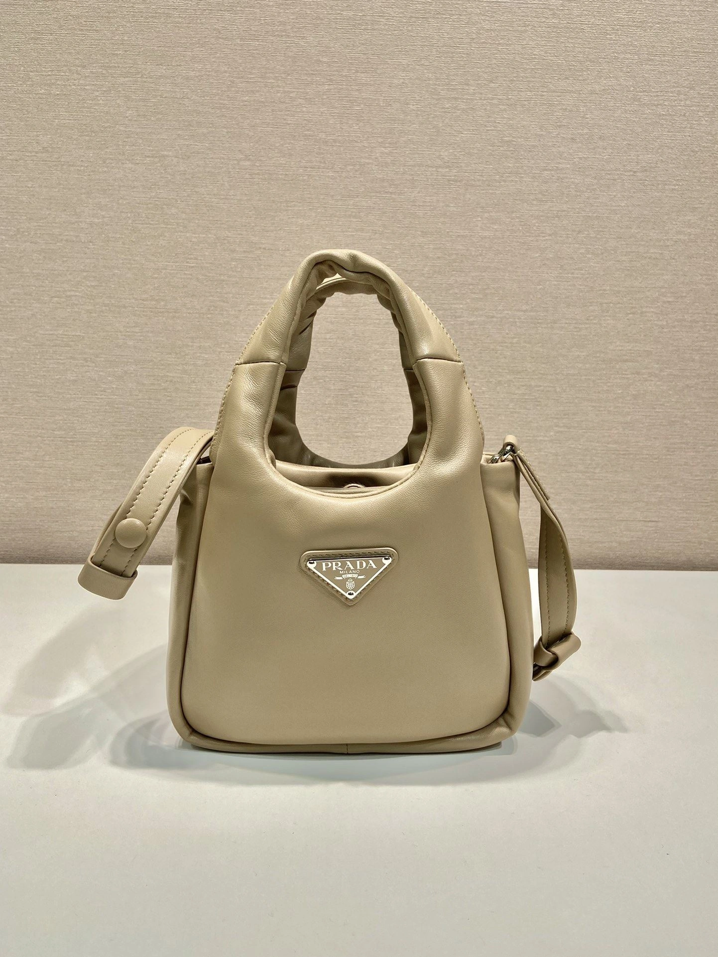 Prada Top Handle Bags 4099A-0539