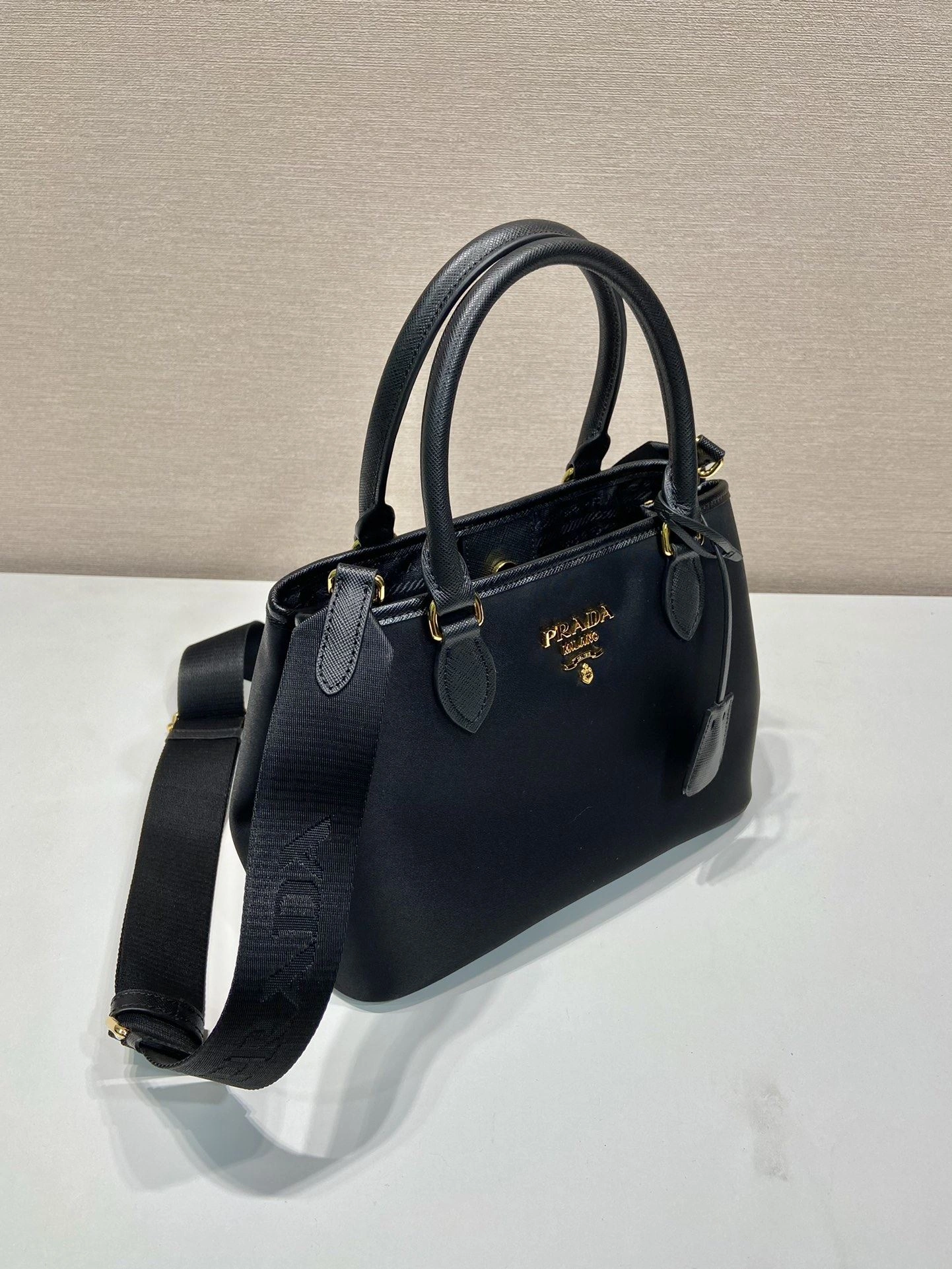 Prada Top Handle Bags 4099A-0558