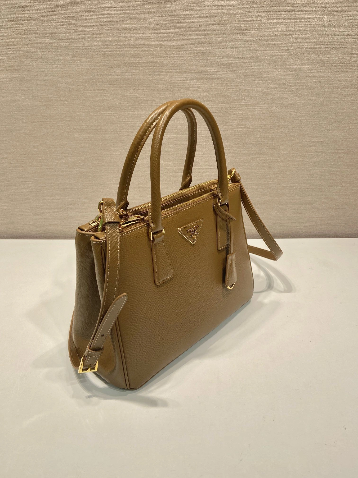Prada Top Handle Bags 4099A-0576