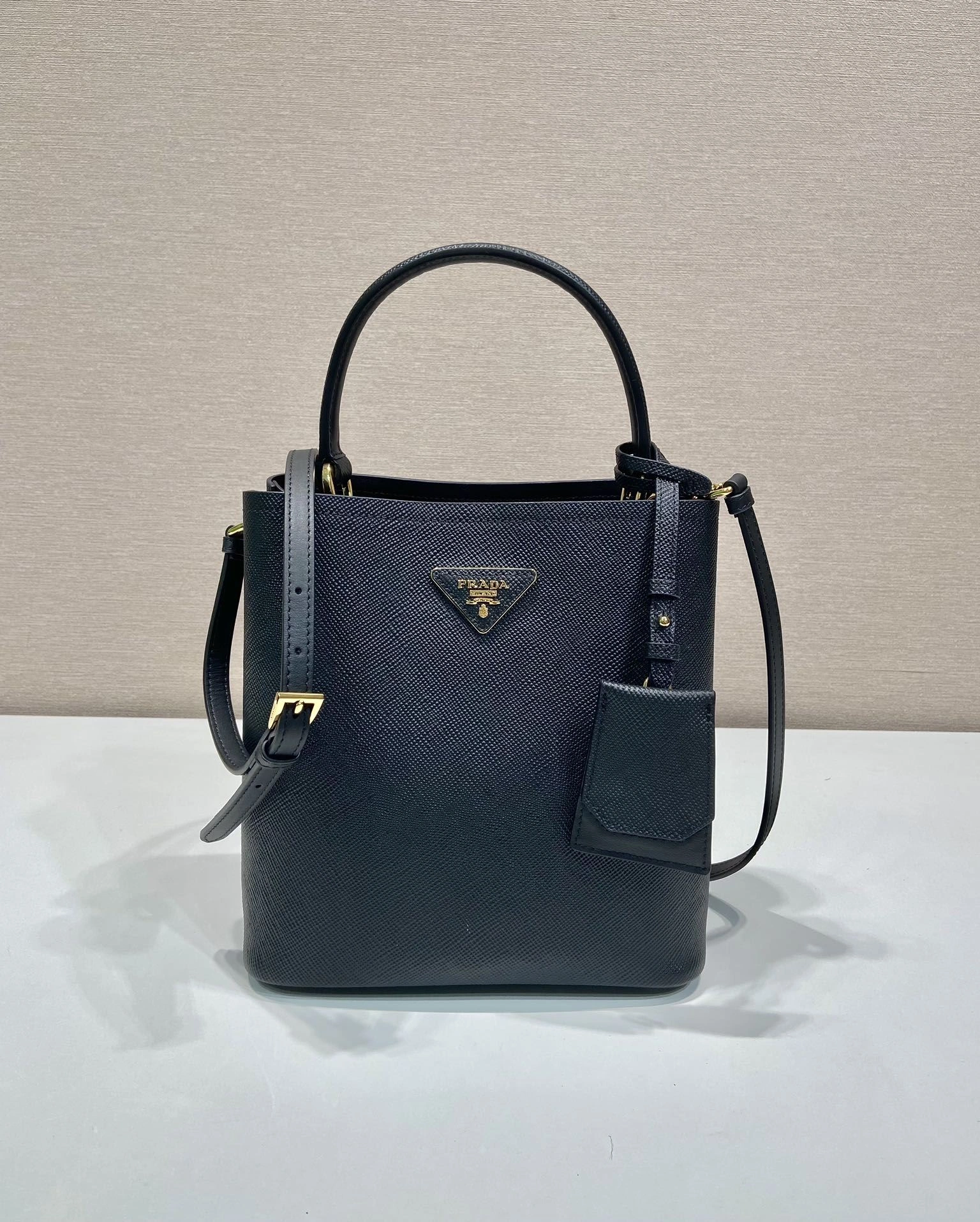 Prada Top Handle Bags 4099A-0581