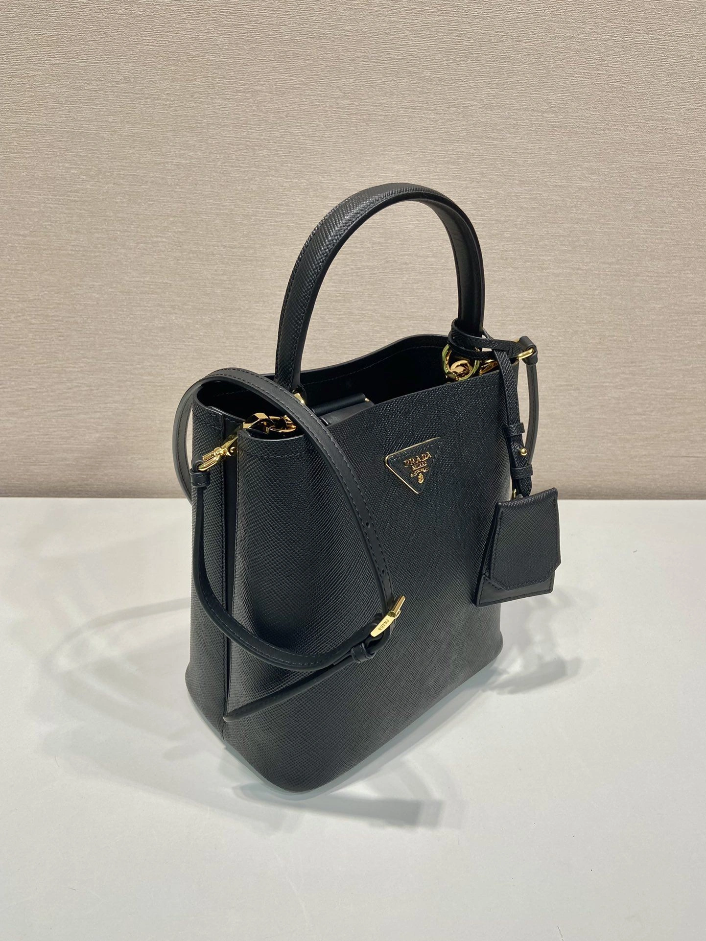 Prada Top Handle Bags 4099A-0581