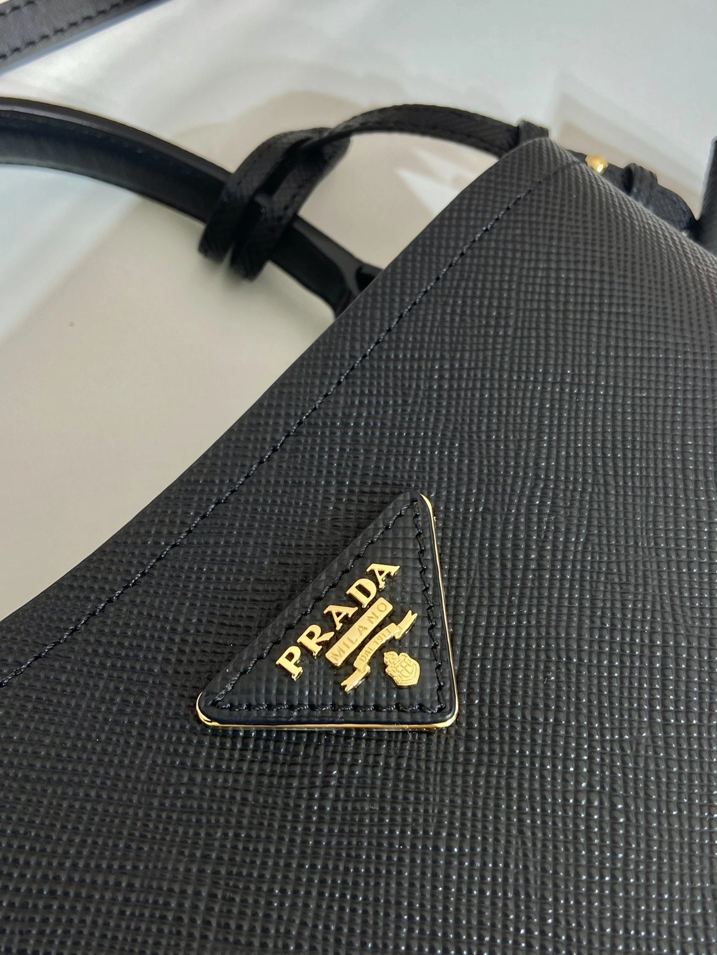 Prada Top Handle Bags 4099A-0581