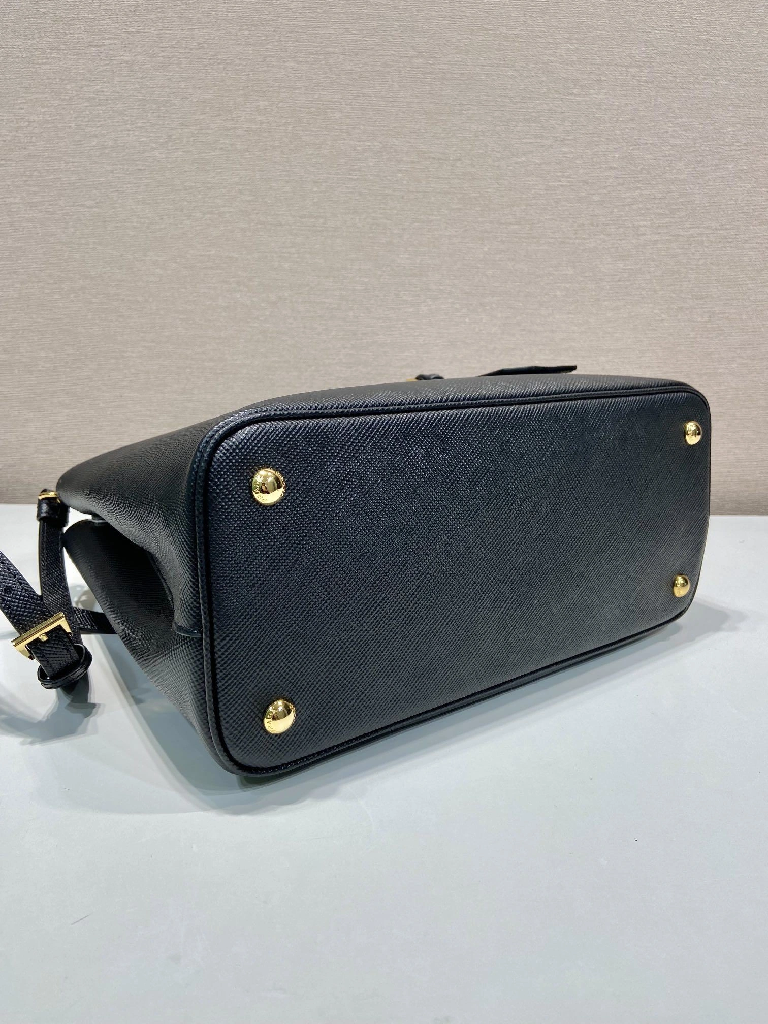 Prada Top Handle Bags 4099A-0582