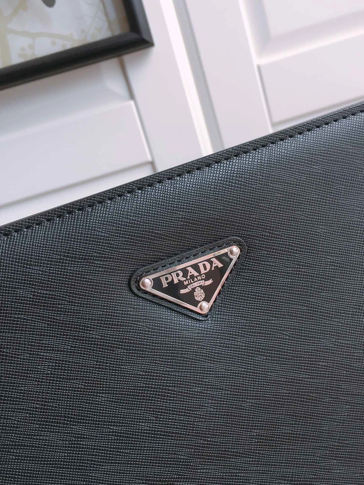 Prada Clutch Bags 4099A-0586