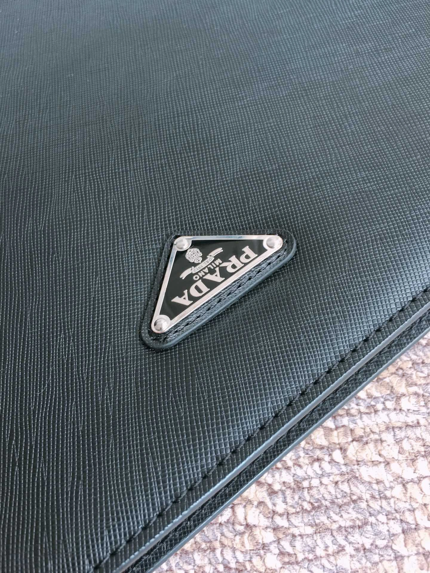 Prada Clutch Bags 4099A-0586