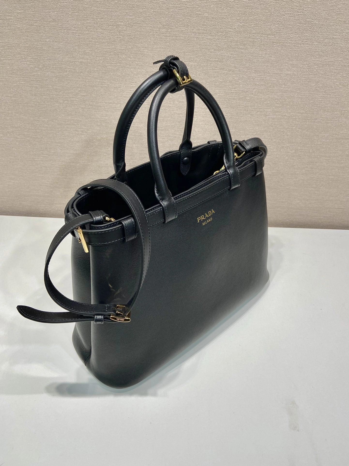 Prada Top Handle Bags 4099A-0599