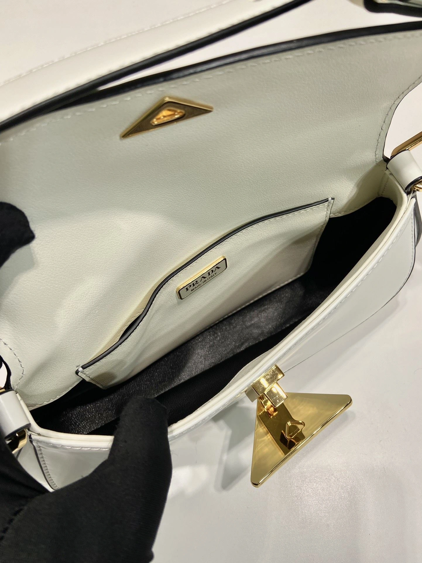 Prada Top Handle Bags 4099A-0609