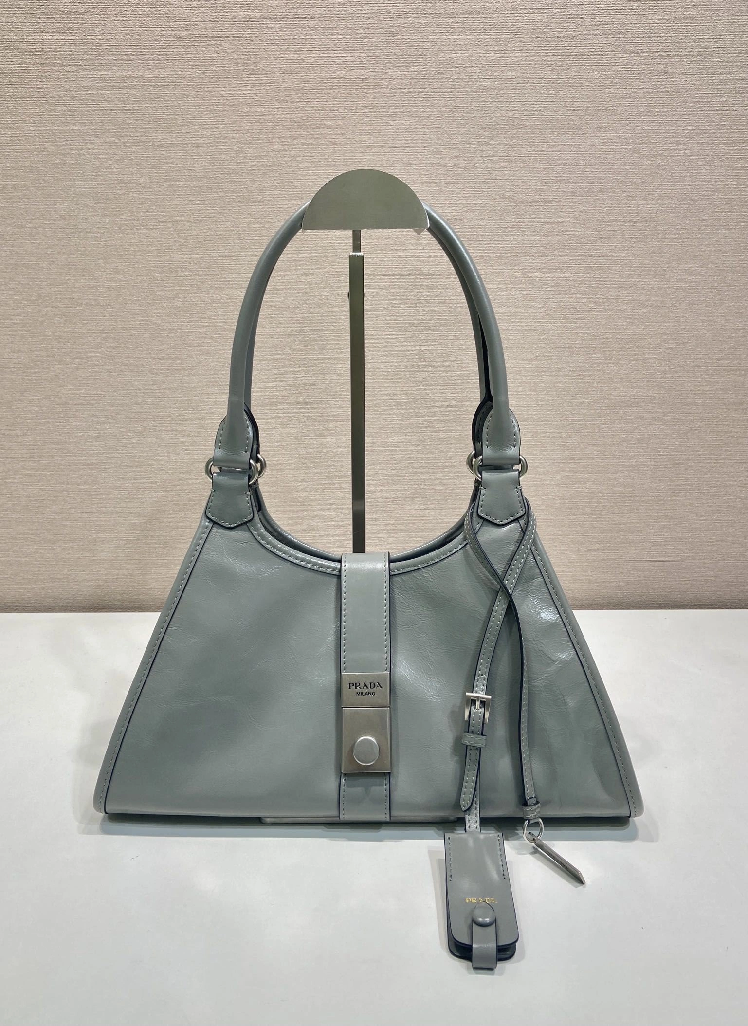 Prada Top Handle Bags 4099A-0631