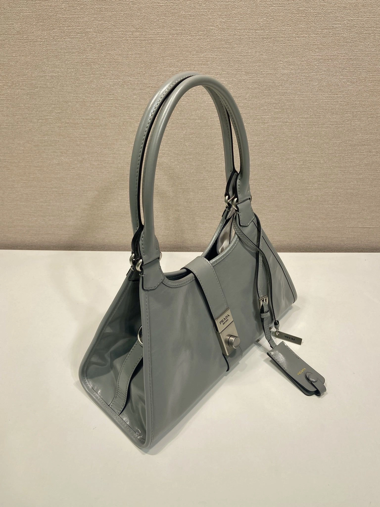 Prada Top Handle Bags 4099A-0631
