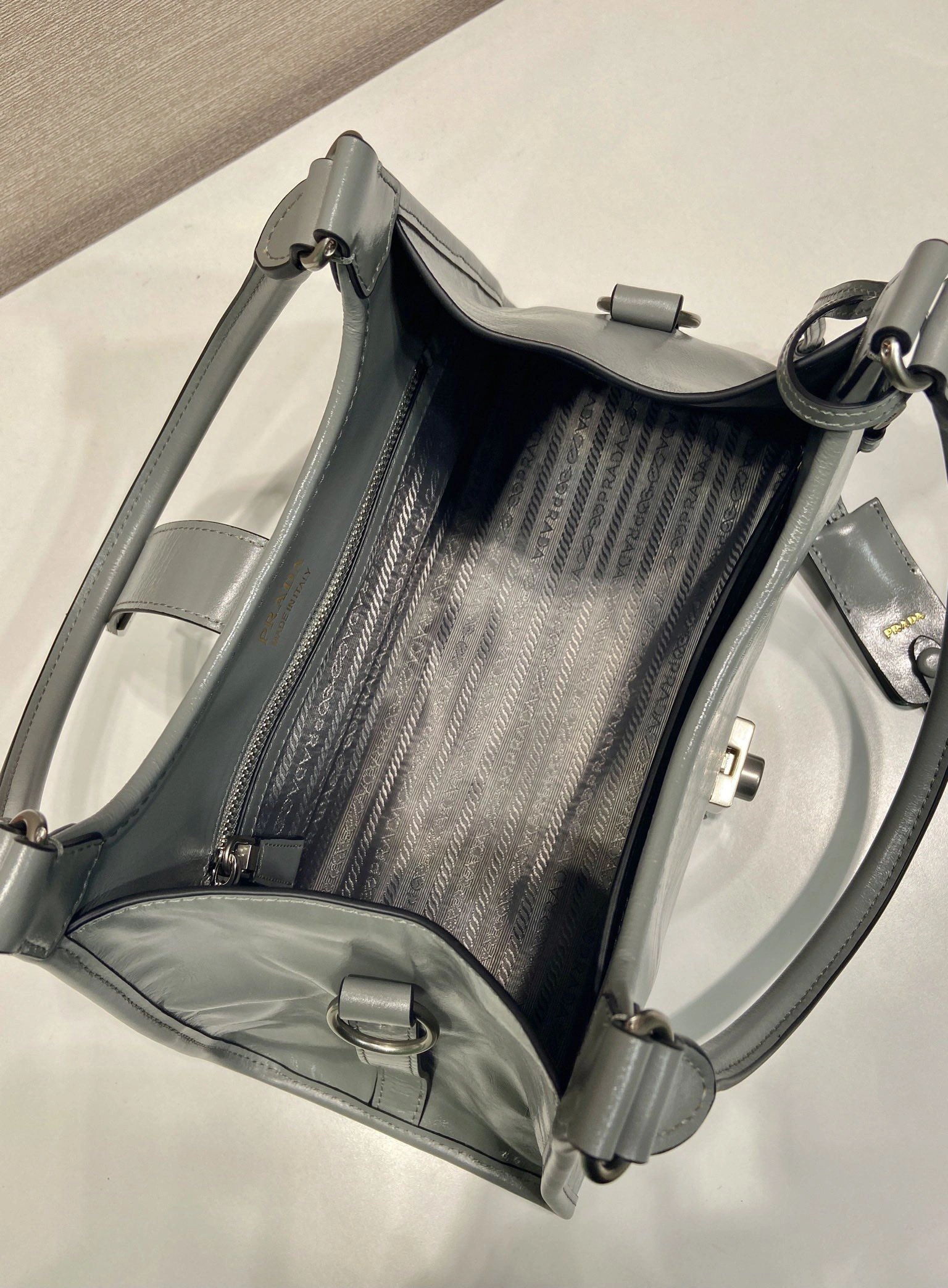 Prada Top Handle Bags 4099A-0631