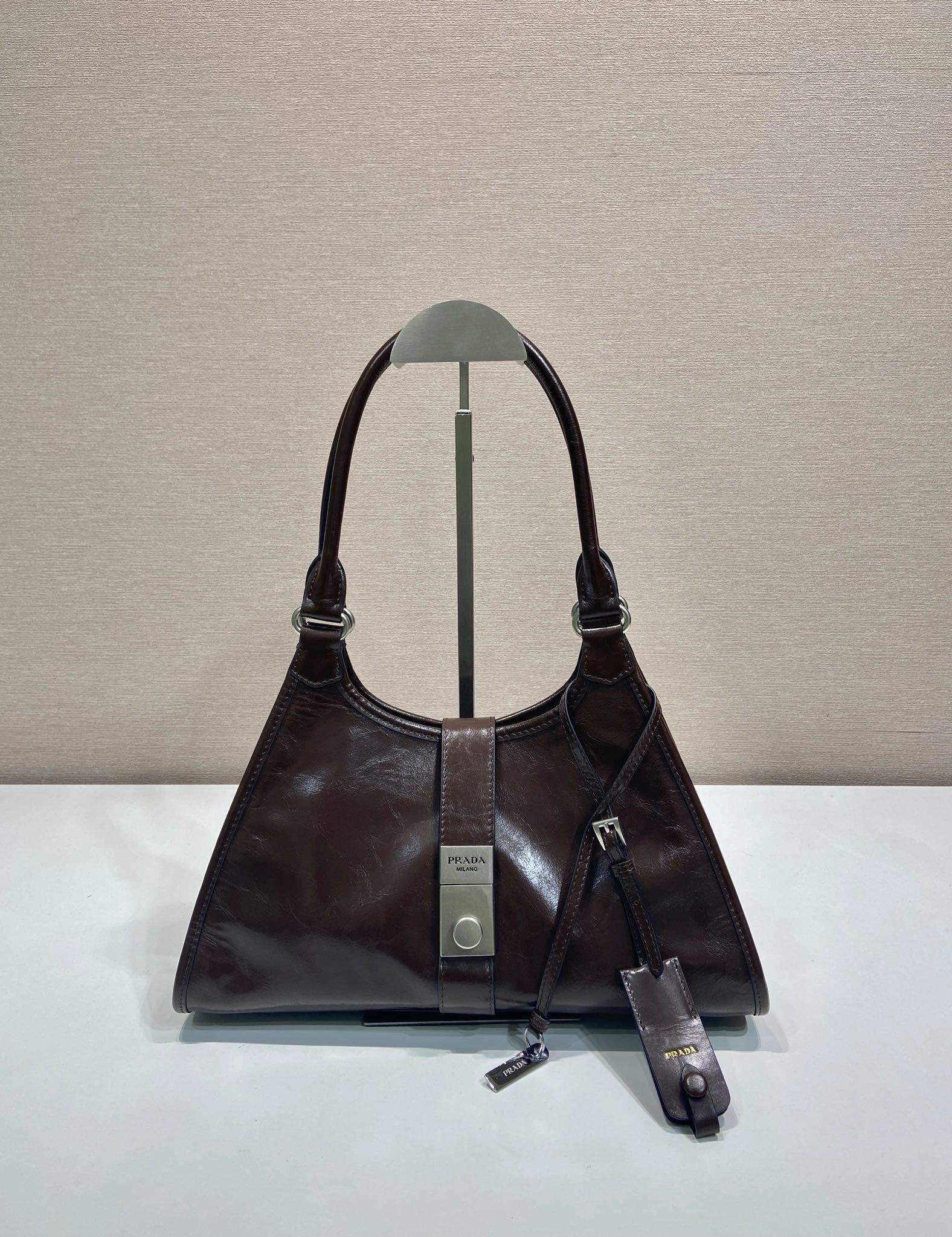 Prada Top Handle Bags 4099A-0666