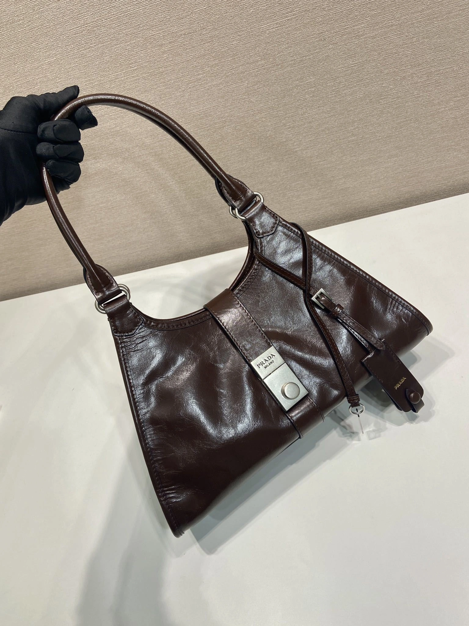 Prada Top Handle Bags 4099A-0666