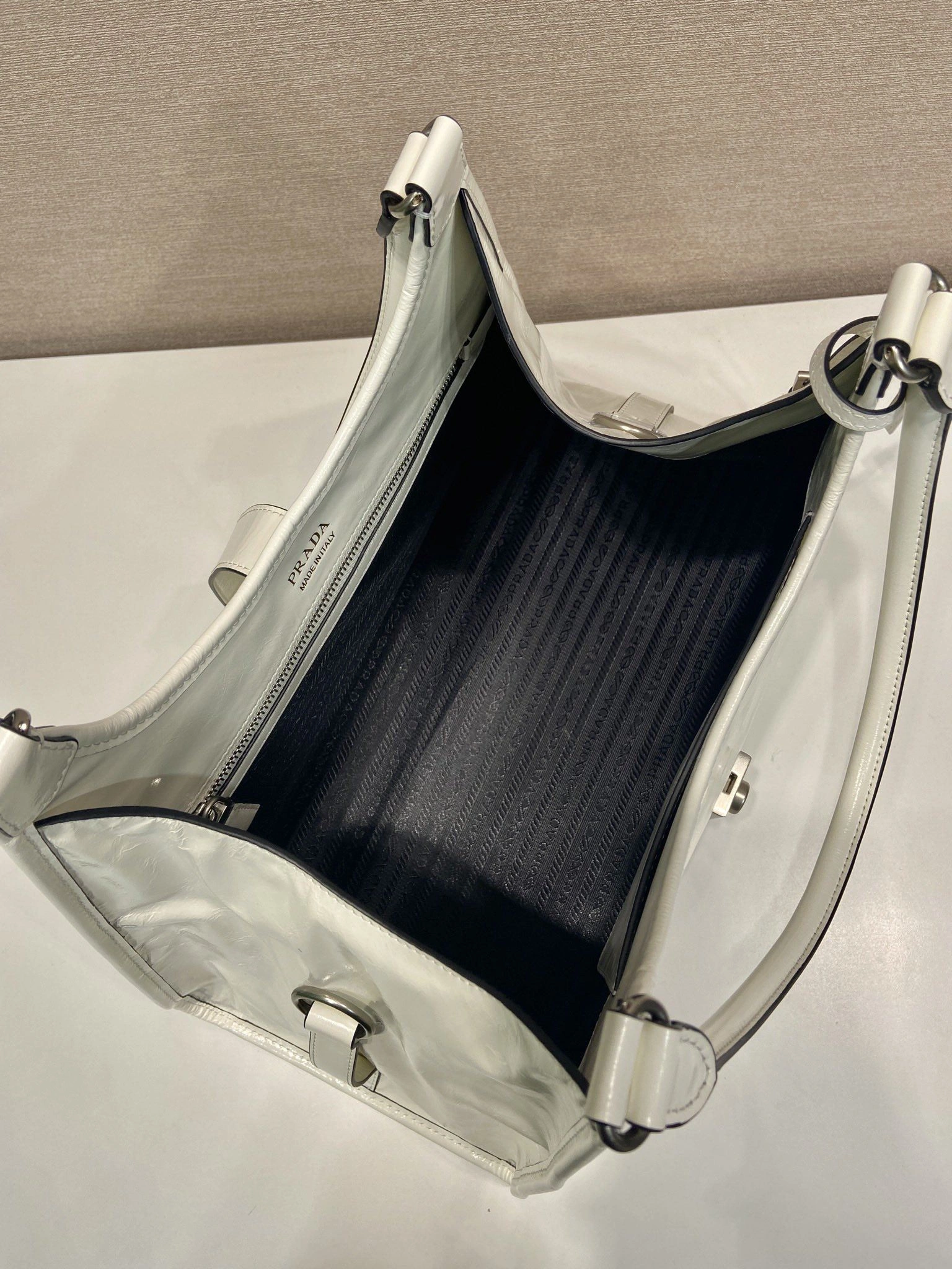 Prada Top Handle Bags 4099A-0670