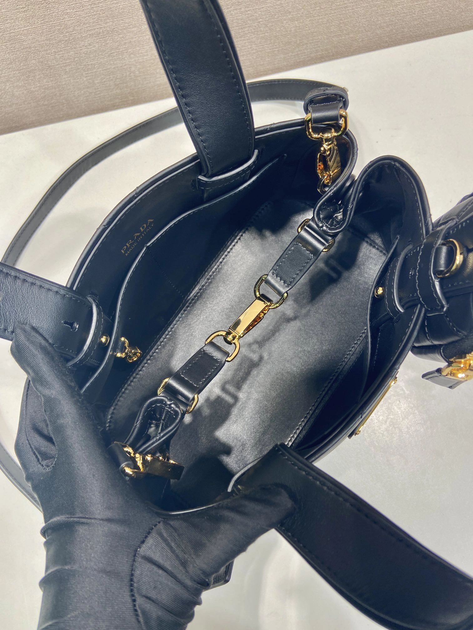 Prada Top Handle Bags 4099A-0706