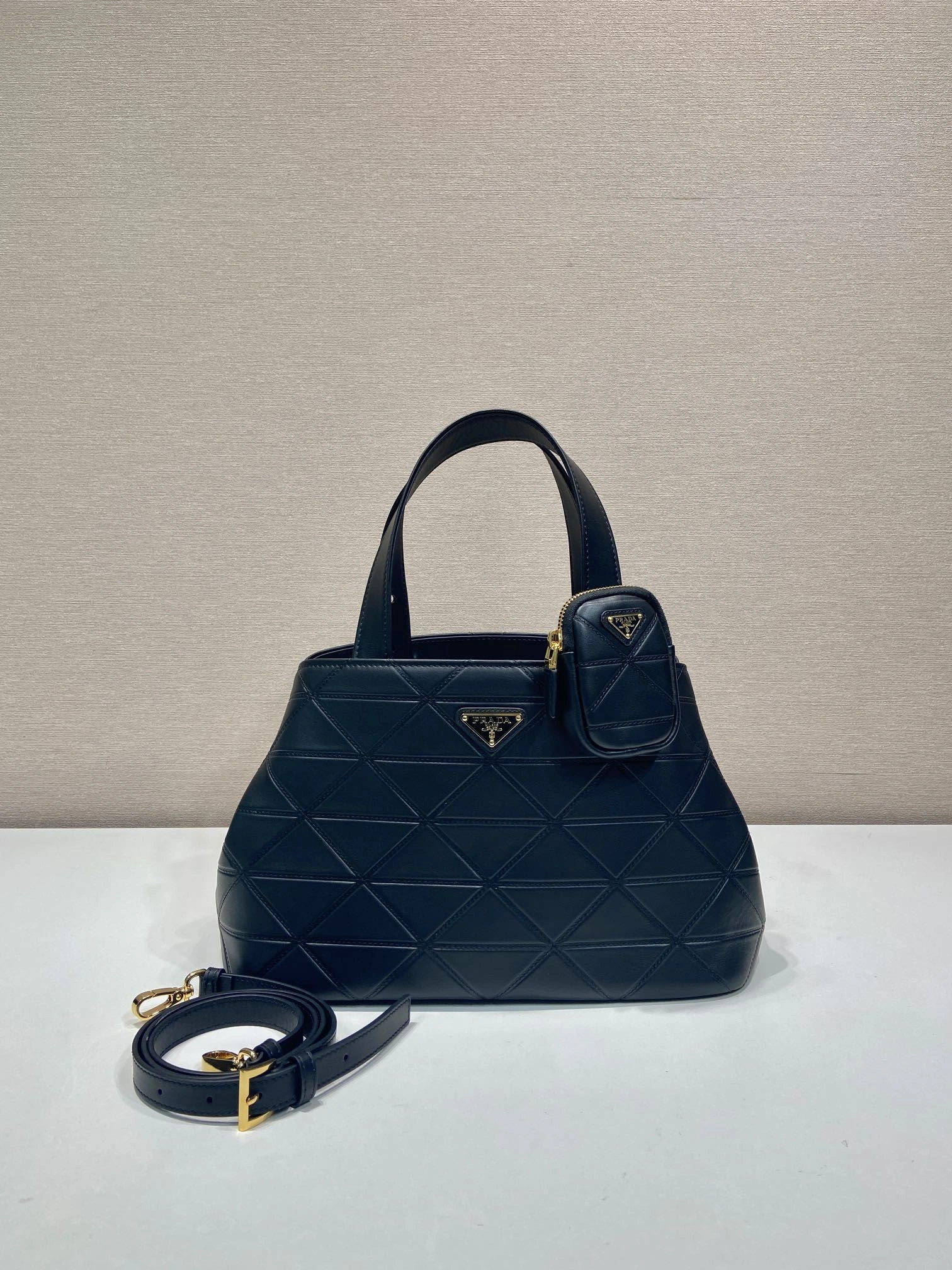 Prada Top Handle Bags 4099A-0707