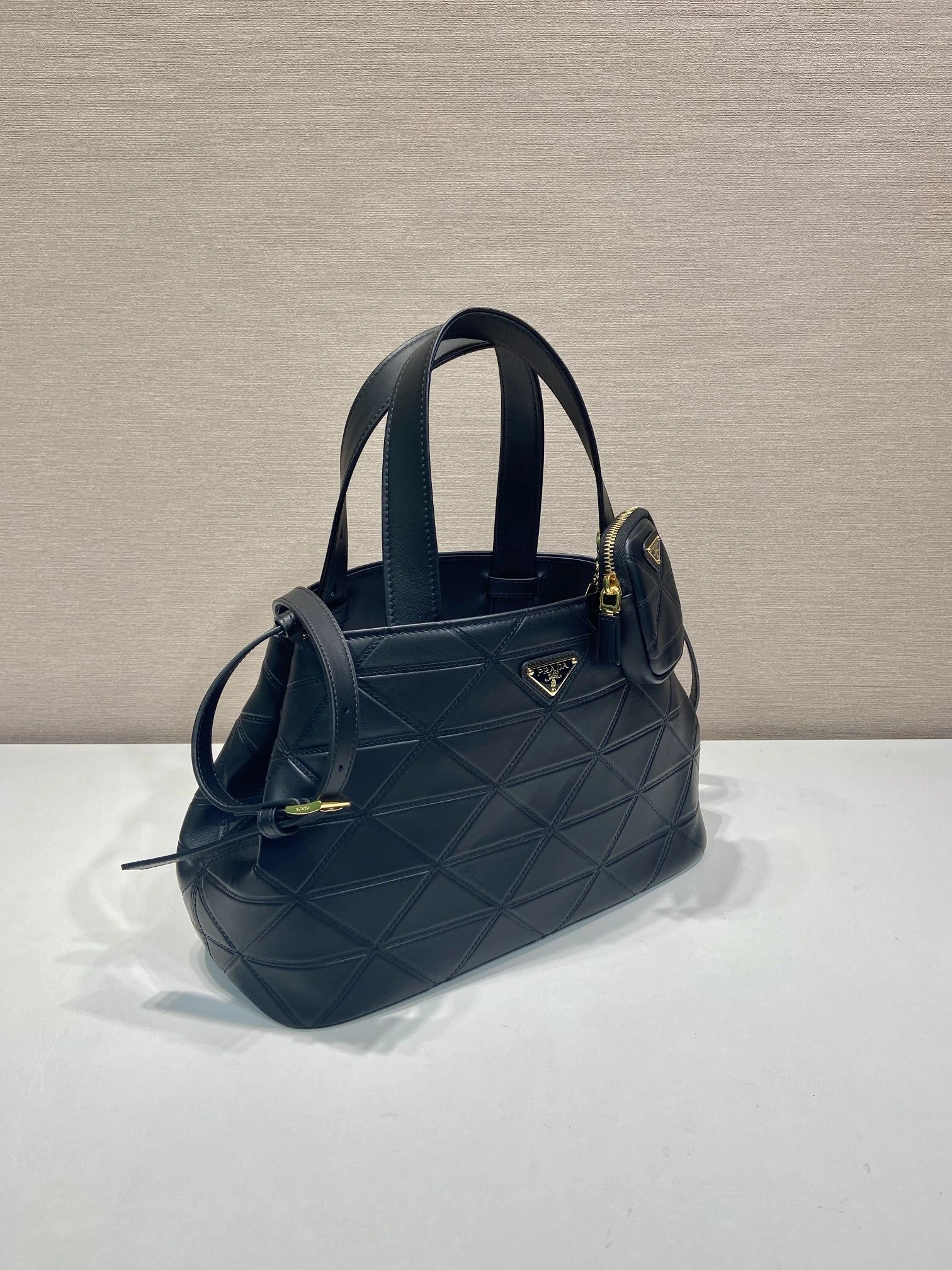 Prada Top Handle Bags 4099A-0707