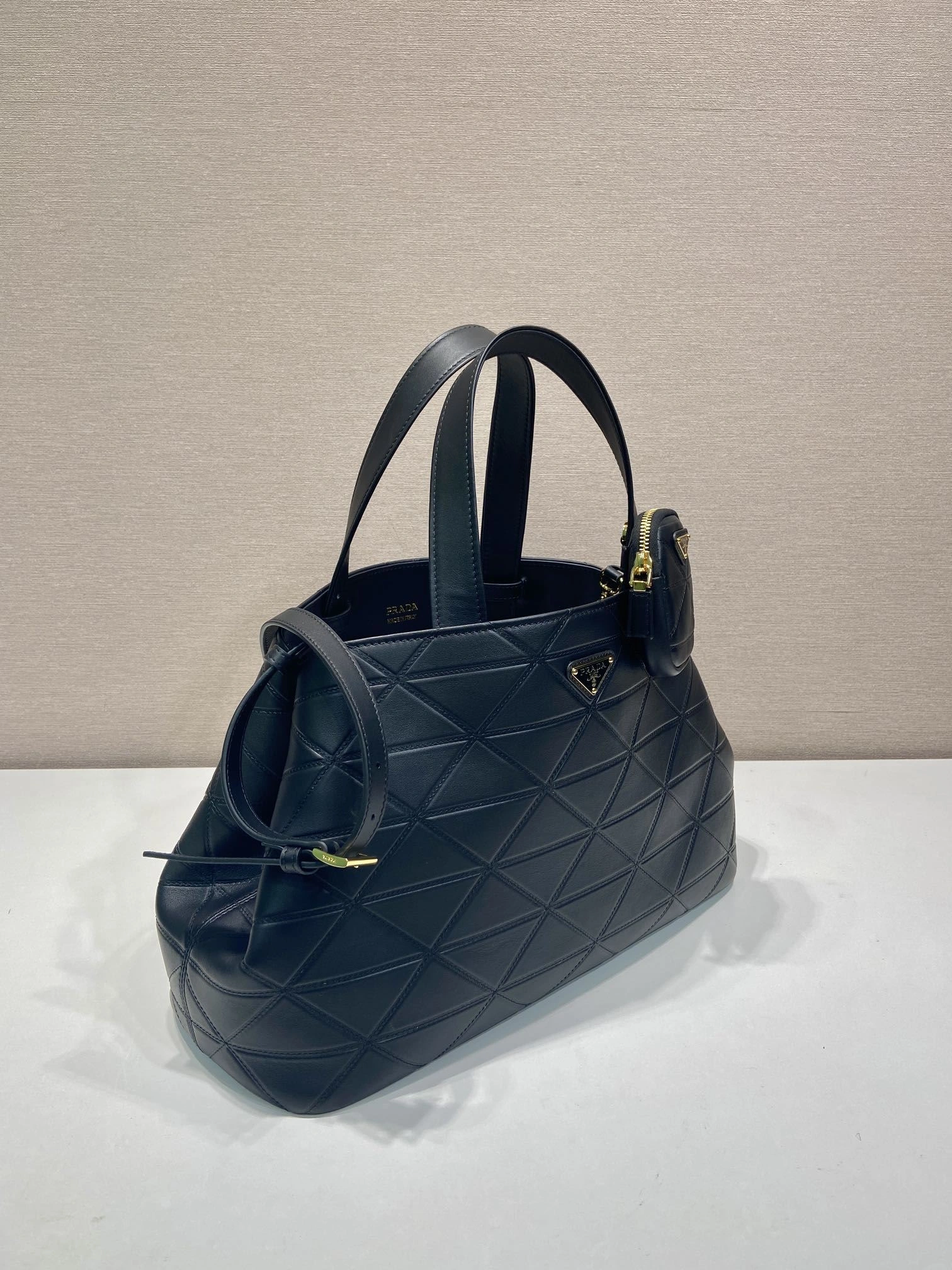 Prada Top Handle Bags 4099A-0708