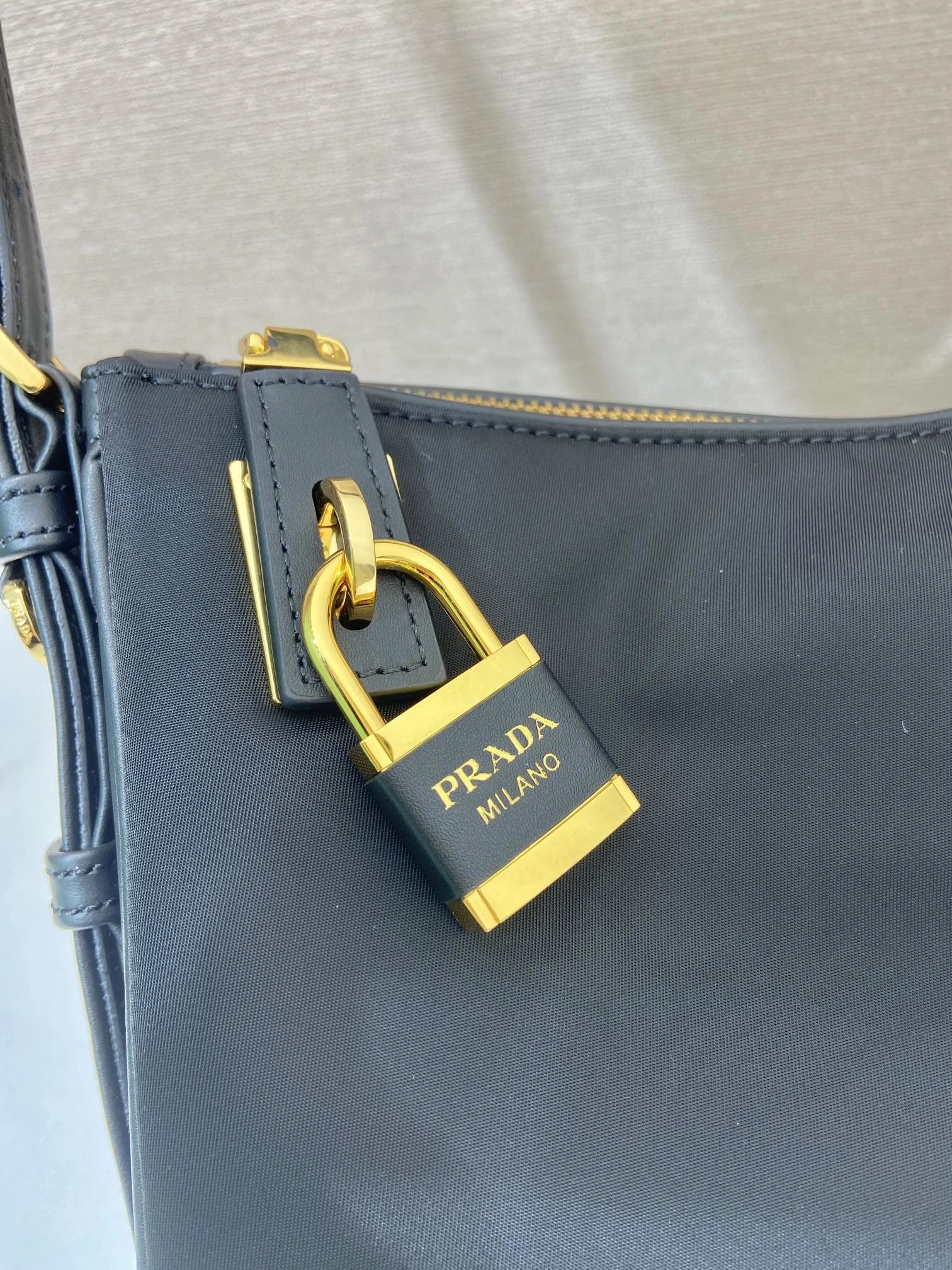 Prada Top Handle Bags 4099A-0717