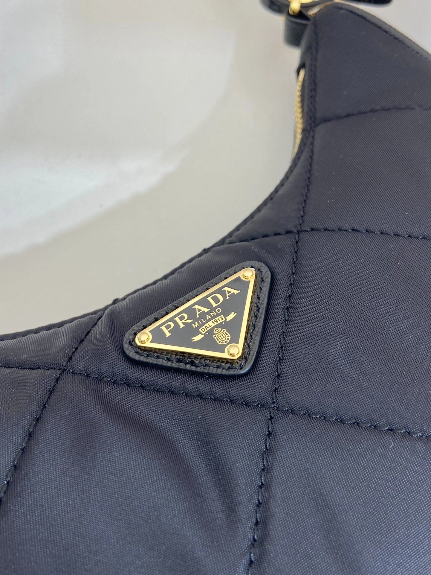 Prada Top Handle Bags 4099A-0725