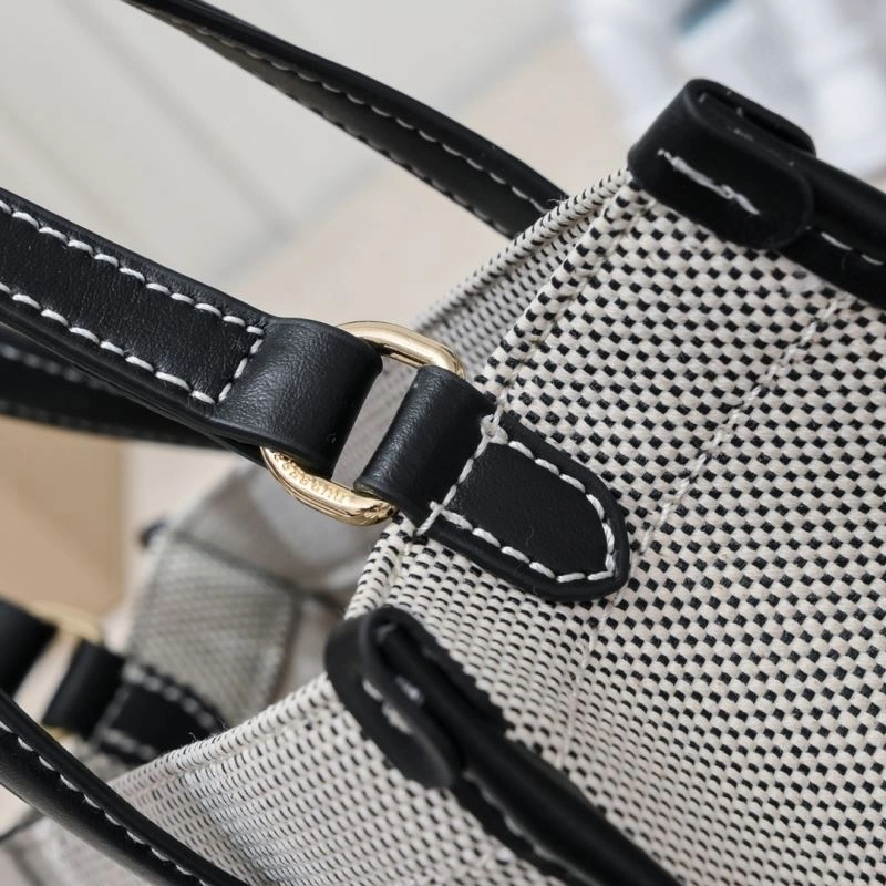 Burberry Shopping Bags 4101C-2770