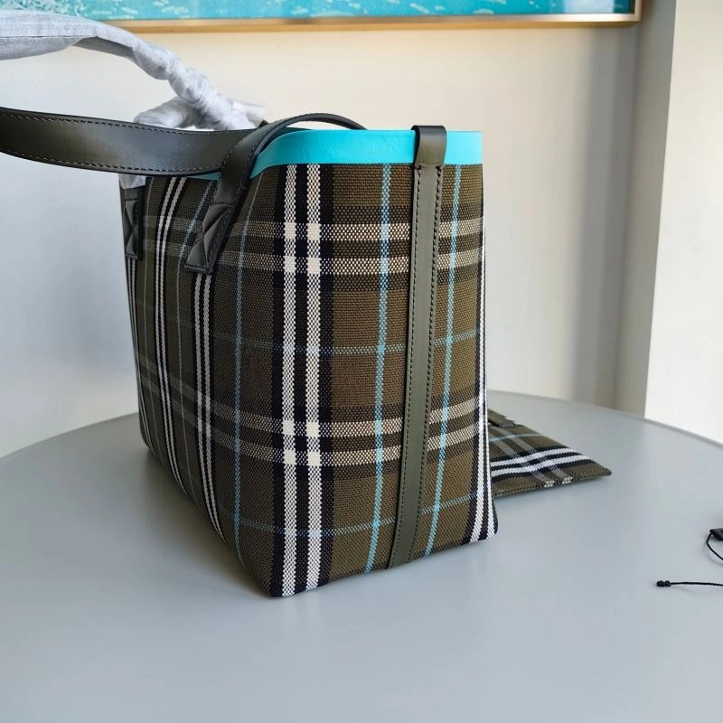 Burberry Shopping Bags 4115-0028