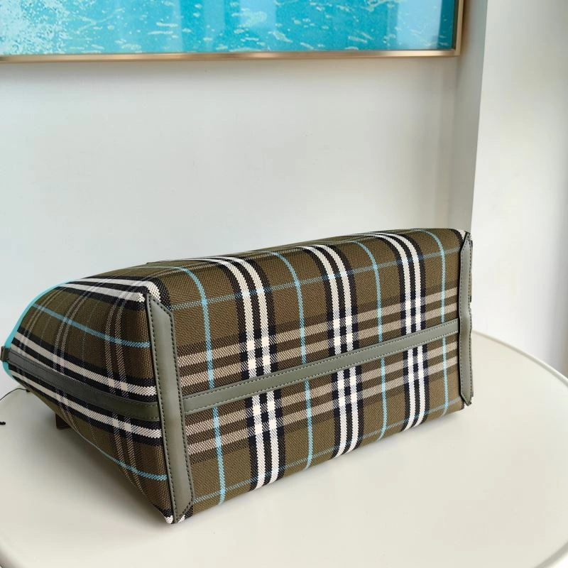 Burberry Shopping Bags 4115-0047