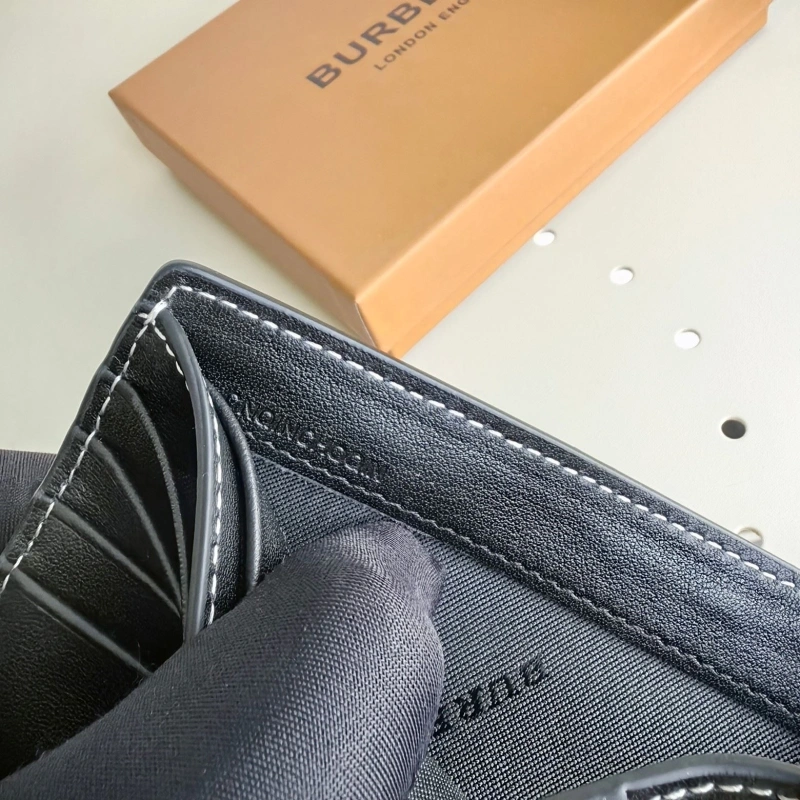 Burberry Wallets 4115A-0005