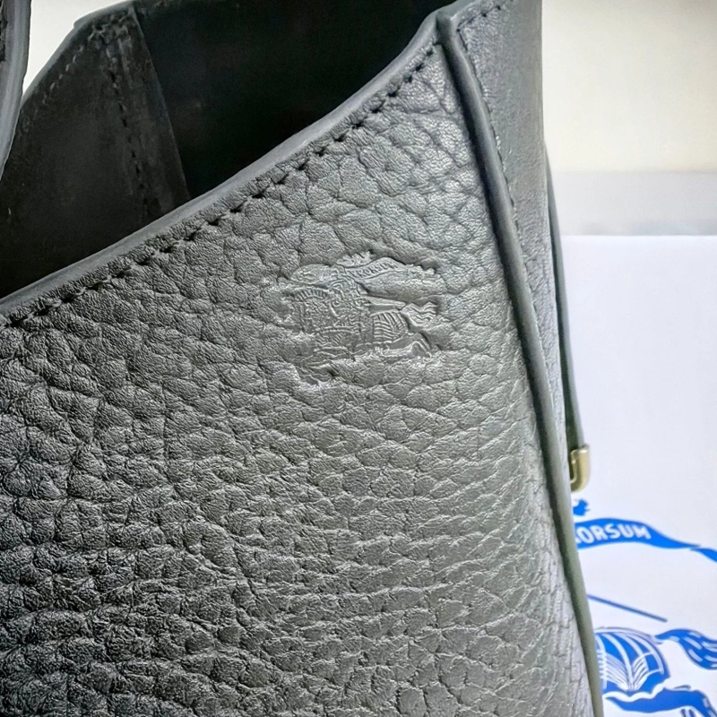 Burberry Top Handle Bags 4115A-0007