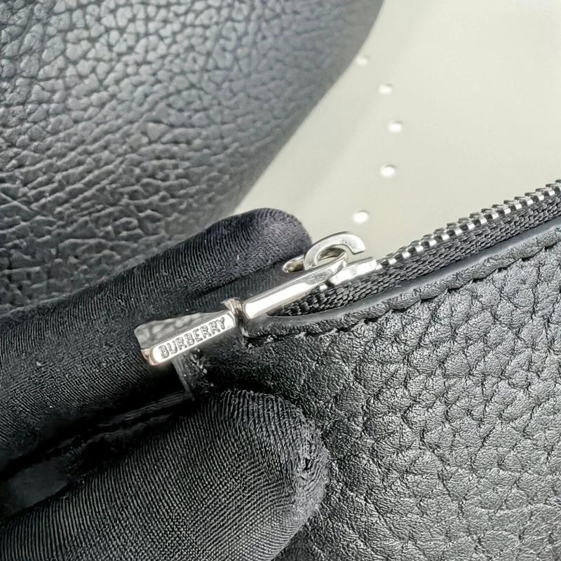 Burberry Top Handle Bags 4115A-0007