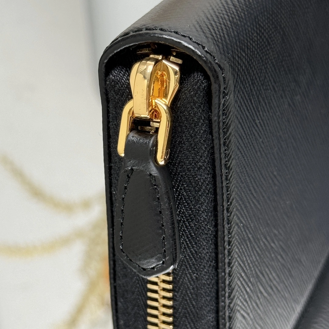 PradaWallets 4135D-0086