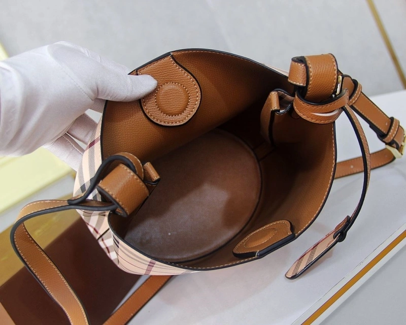 Burberry Bucket Bags 4140-0072