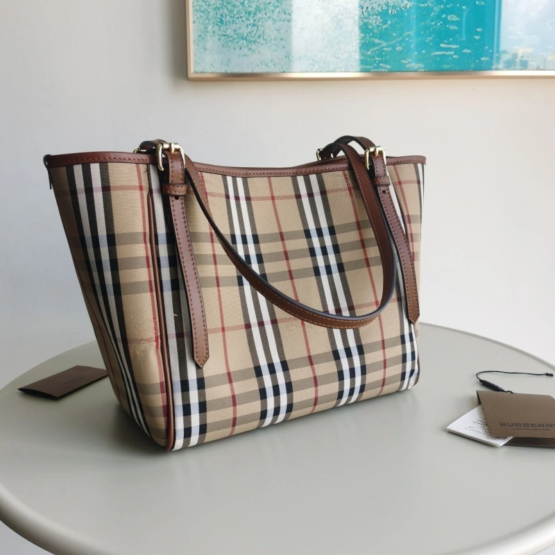 Burberry Shopping Bags 4140-0146