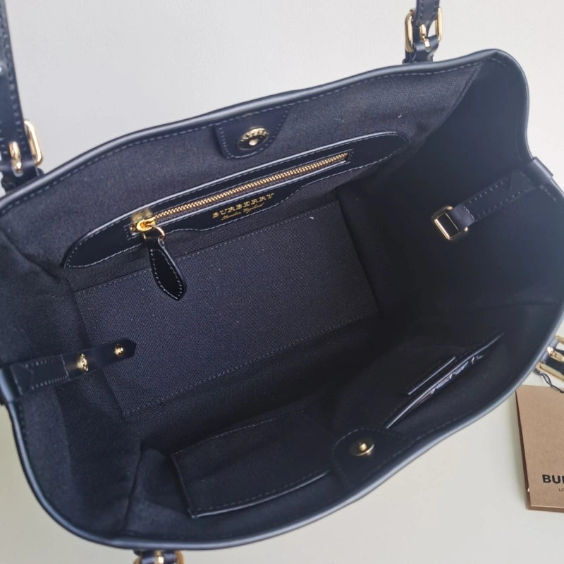 Burberry Shopping Bags 4140-0147