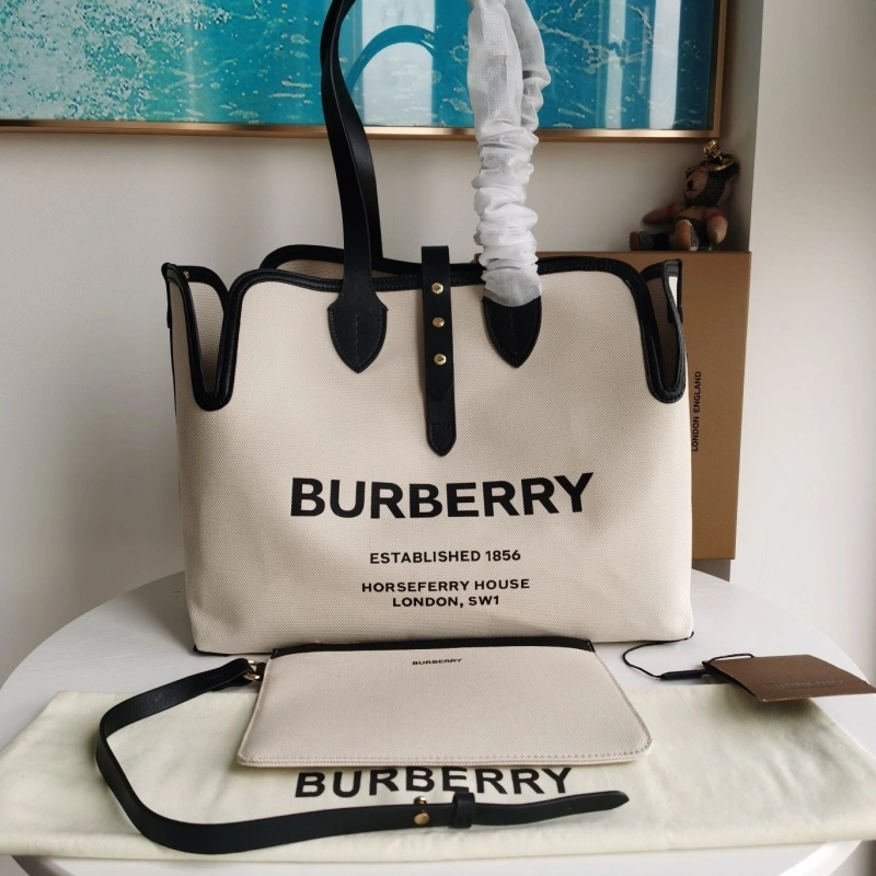 Burberry Shopping Bags 4140-0150