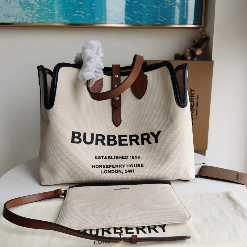 Burberry Shopping Bags 4140-0151