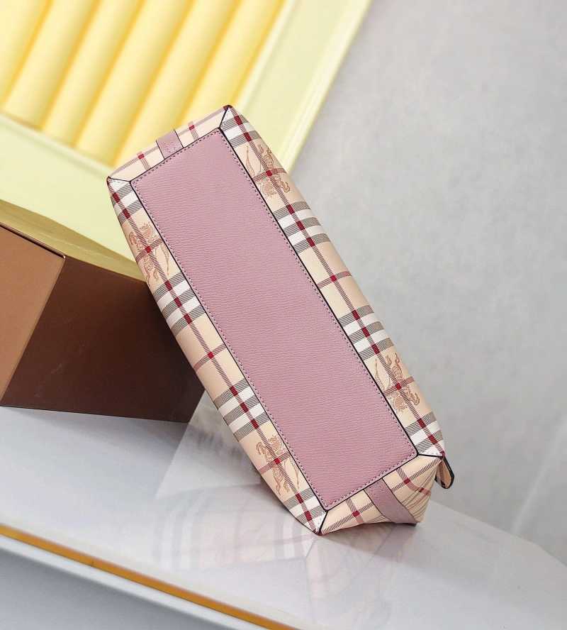 Burberry Shopping Bags 4140-0300