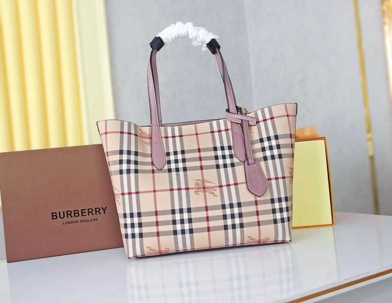 Burberry Shopping Bags 4140-0300