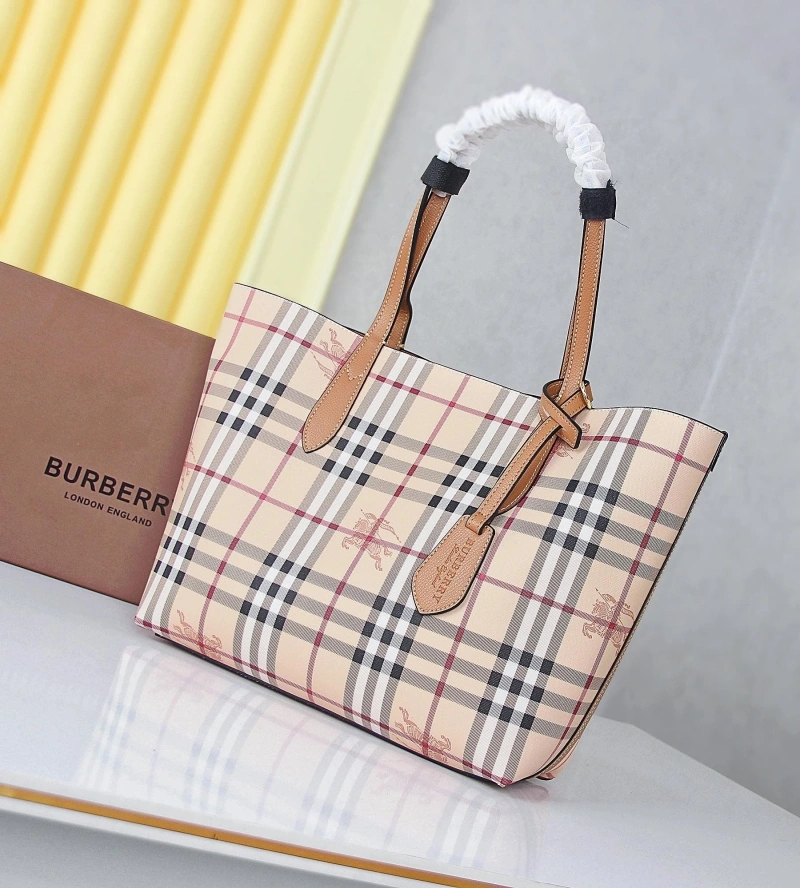 Burberry Shopping Bags 4140-0302