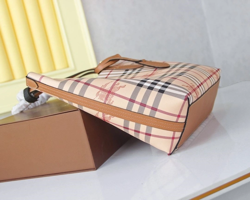 Burberry Shopping Bags 4140-0302