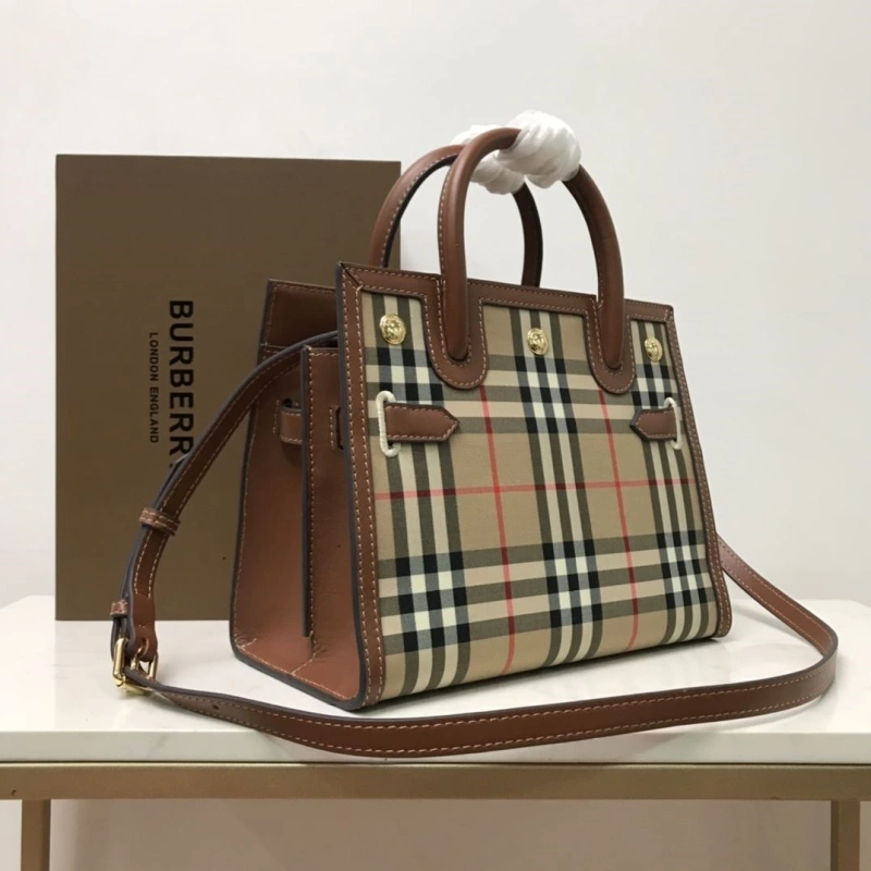 Burberry Shopping Bags 4140-0360