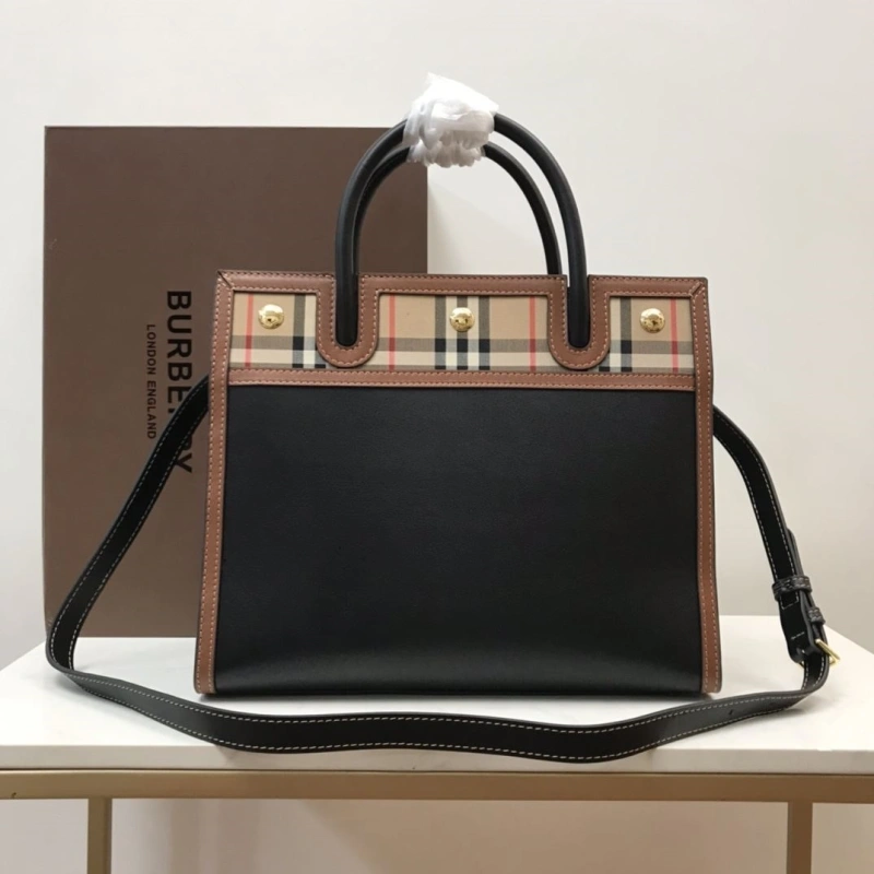 Burberry Shopping Bags 4140-0362