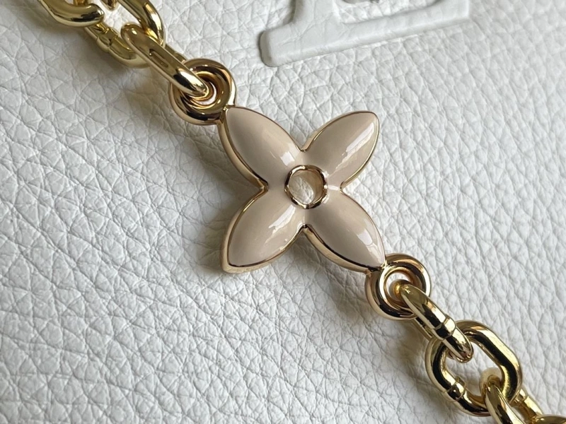 LV Capucines Bags 4171A-0026