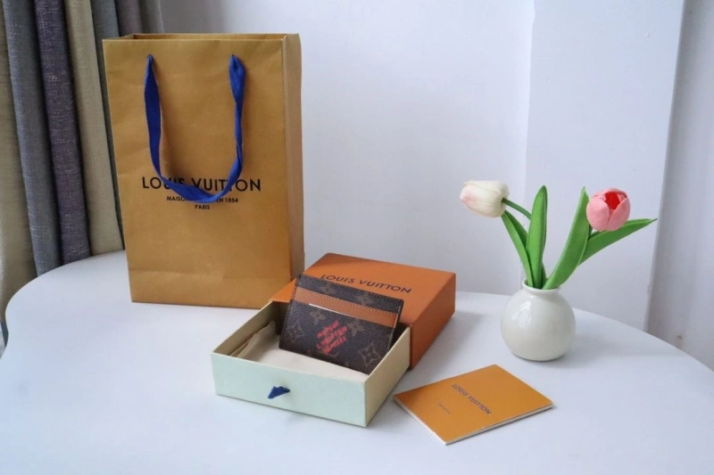 LV Wallets 4178A-0002