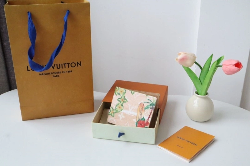 LV Wallets 4178A-0008